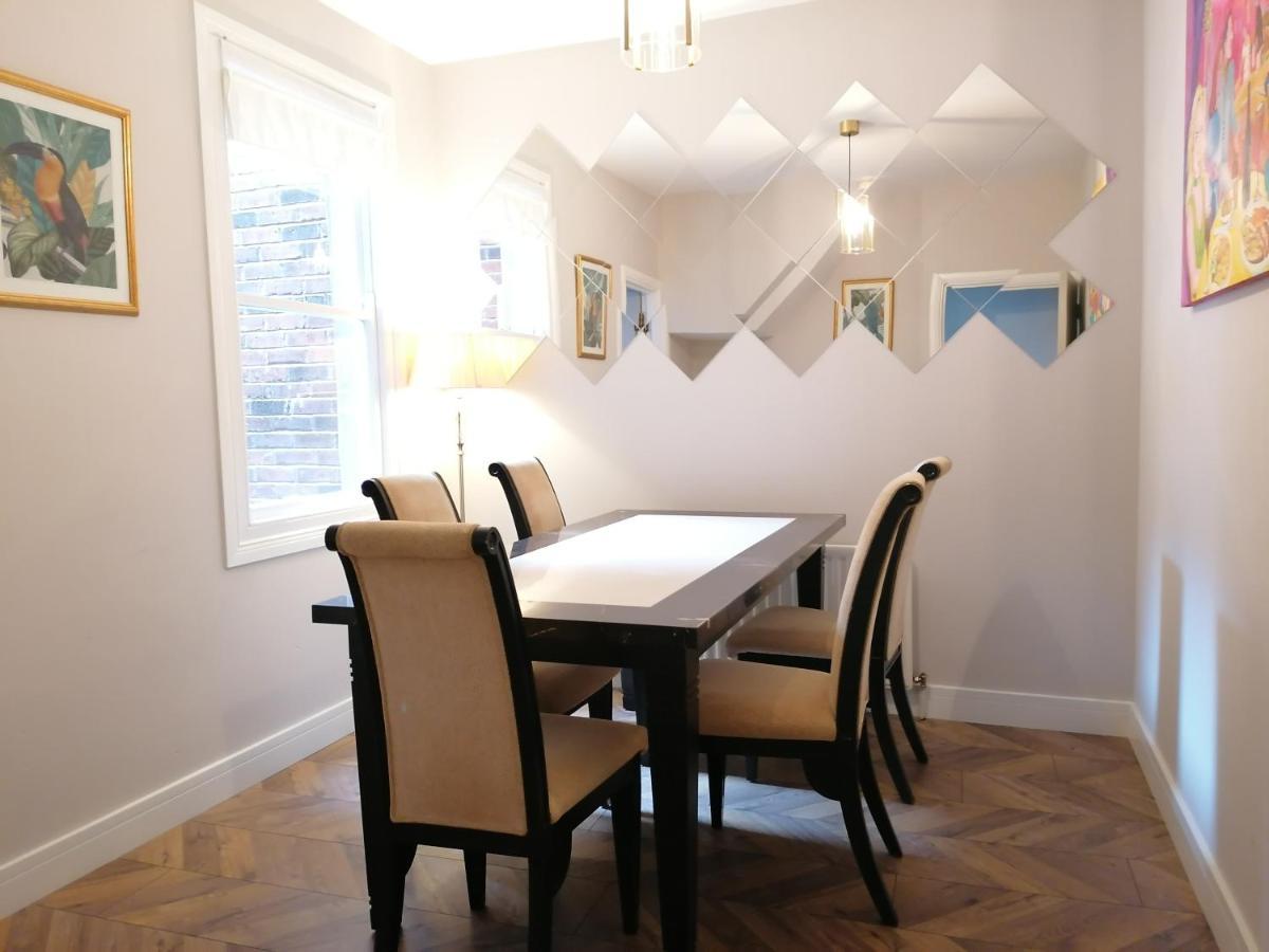 Stunning 3 Bedroom Townhouse In The Heart Of City Belfast Exteriér fotografie